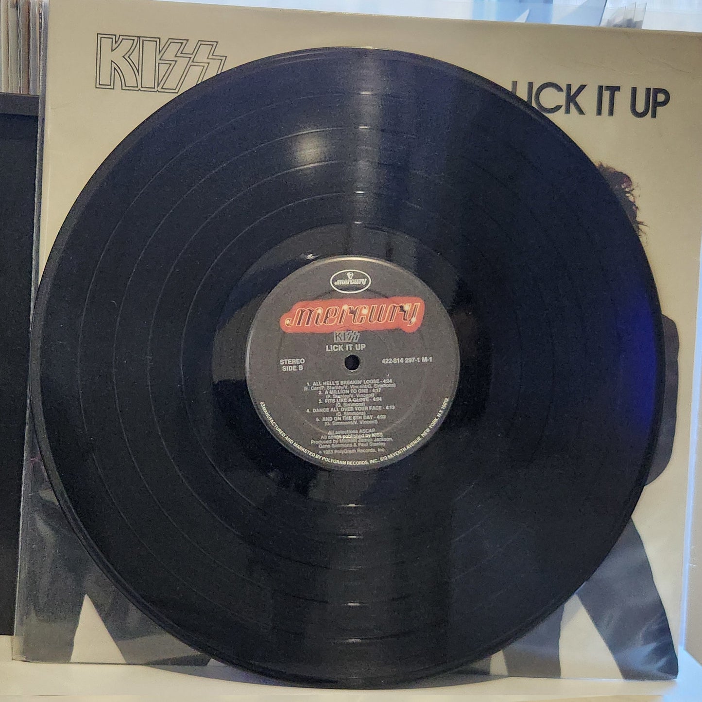 Kiss - Lick It Up - US 1983 Press